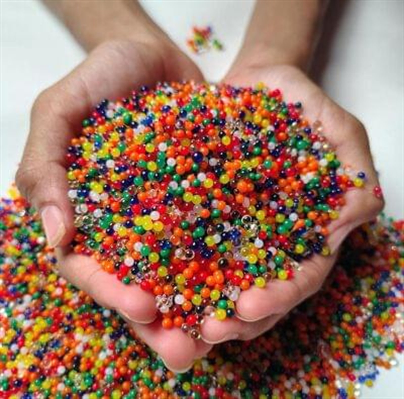 Multicolour water beads in a 1 kg pack